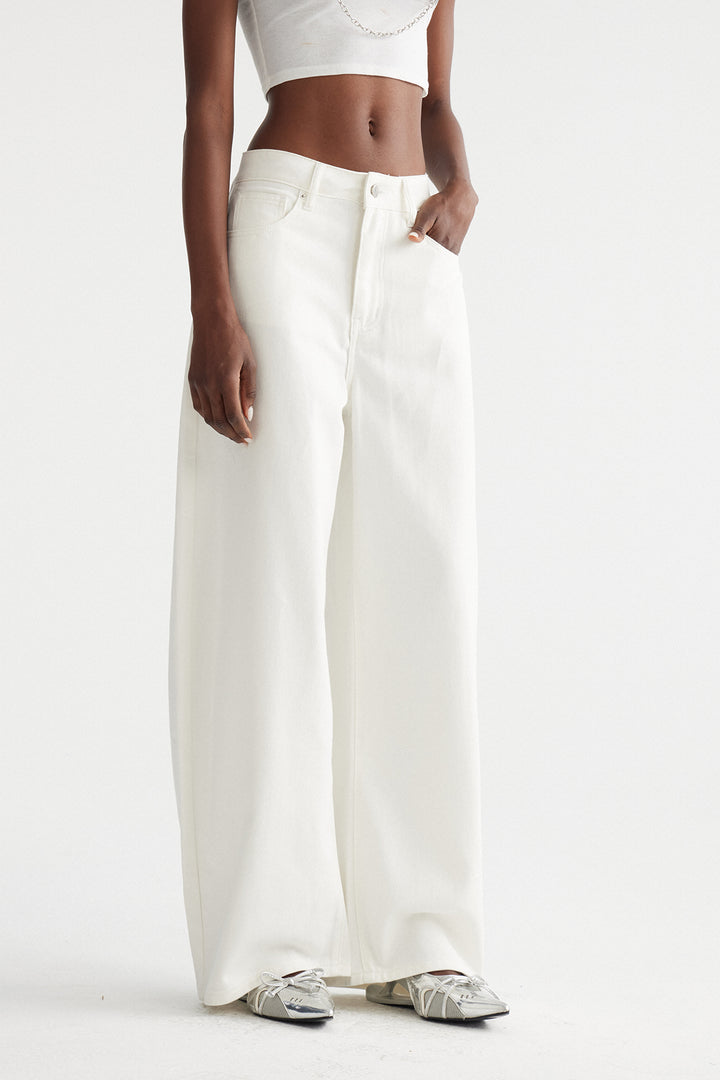 Ingi Wide Leg Jeans In White